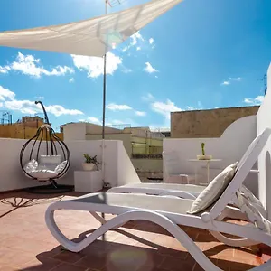 Casa Dona Carmela Guesthouse - Adults Friendly Bed & Breakfast